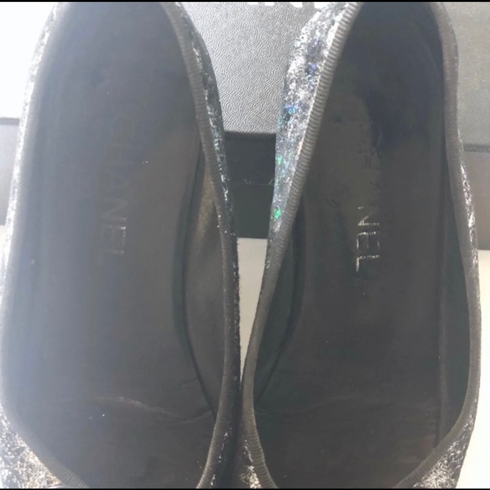 CHANEL 37.5 Holographic Iridescent Flats - Picture 6 of 7
